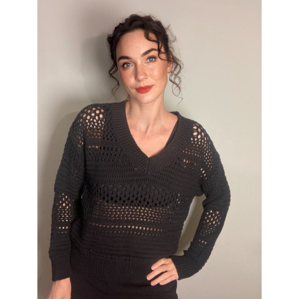 Universal Thread Crochet Knit V-Neck Sweater Black Cotton Blend Boho ~ Sz M